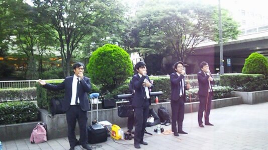 201308054