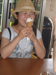 201308112